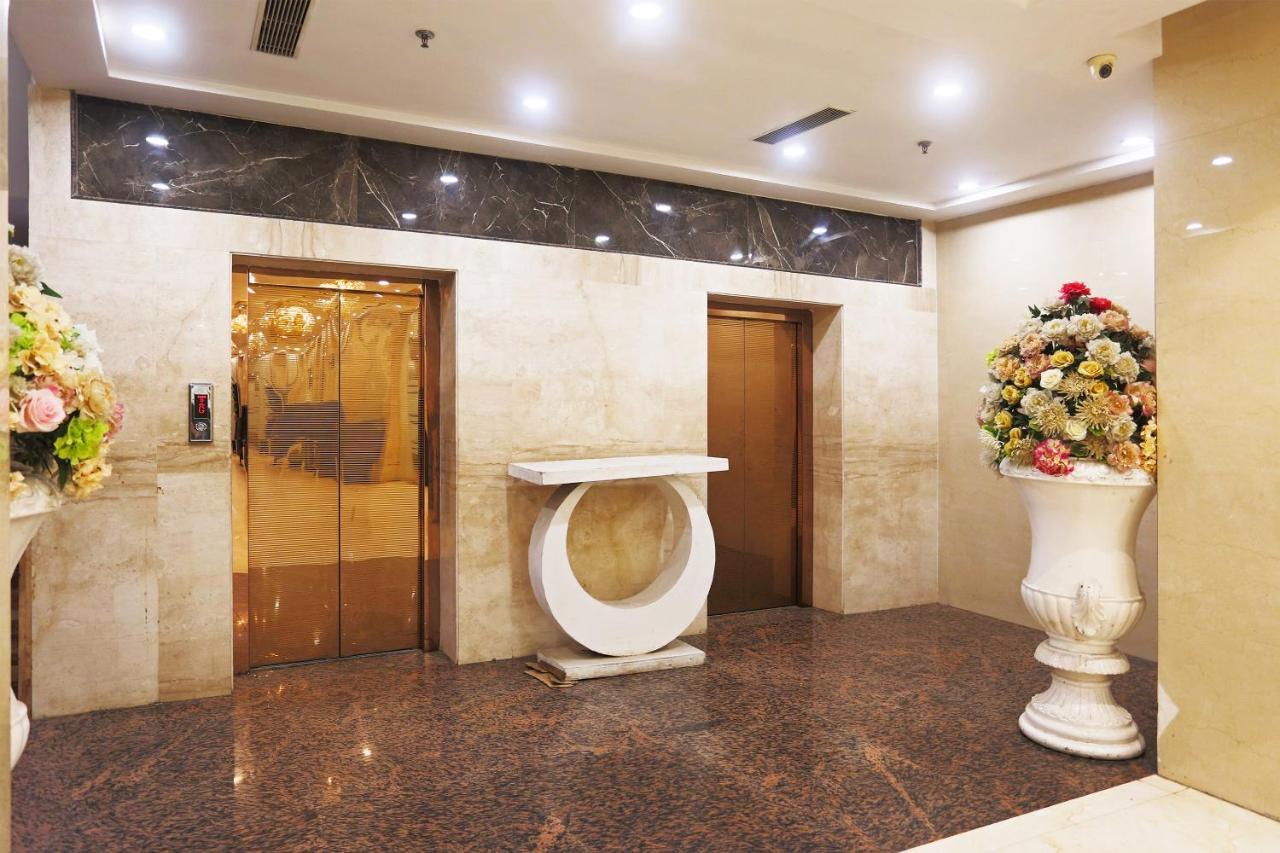 Capital O Green Palms Near Jhilmil Metro Station Hotel Ню Делхи Екстериор снимка