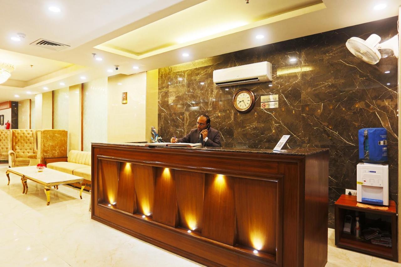 Capital O Green Palms Near Jhilmil Metro Station Hotel Ню Делхи Екстериор снимка